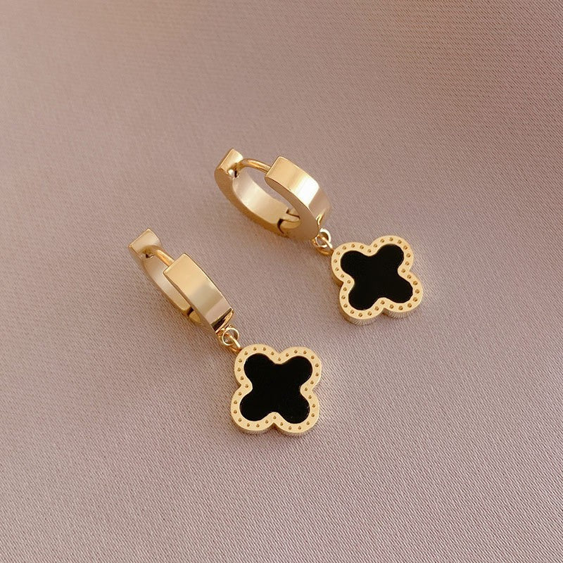 Clover Huggie Earrings - Black