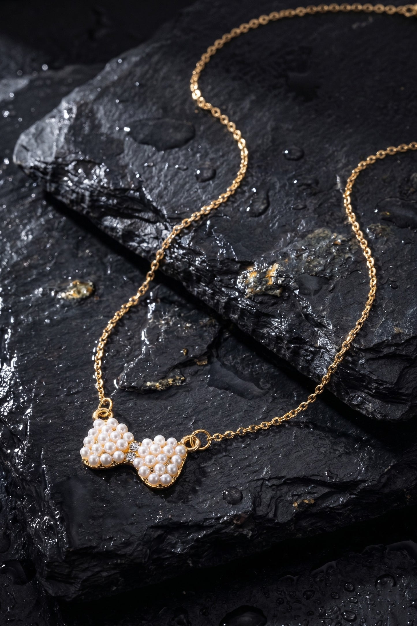 Pearl Bow Pendant Necklace