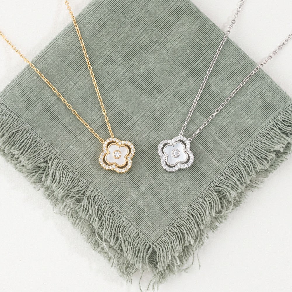 Mother Of Pearl Clover Pendant Necklace - Gold