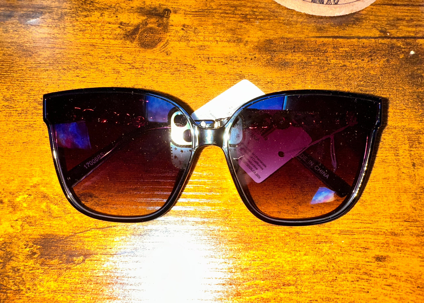 Modern Wayfarer Sunglasses - Black