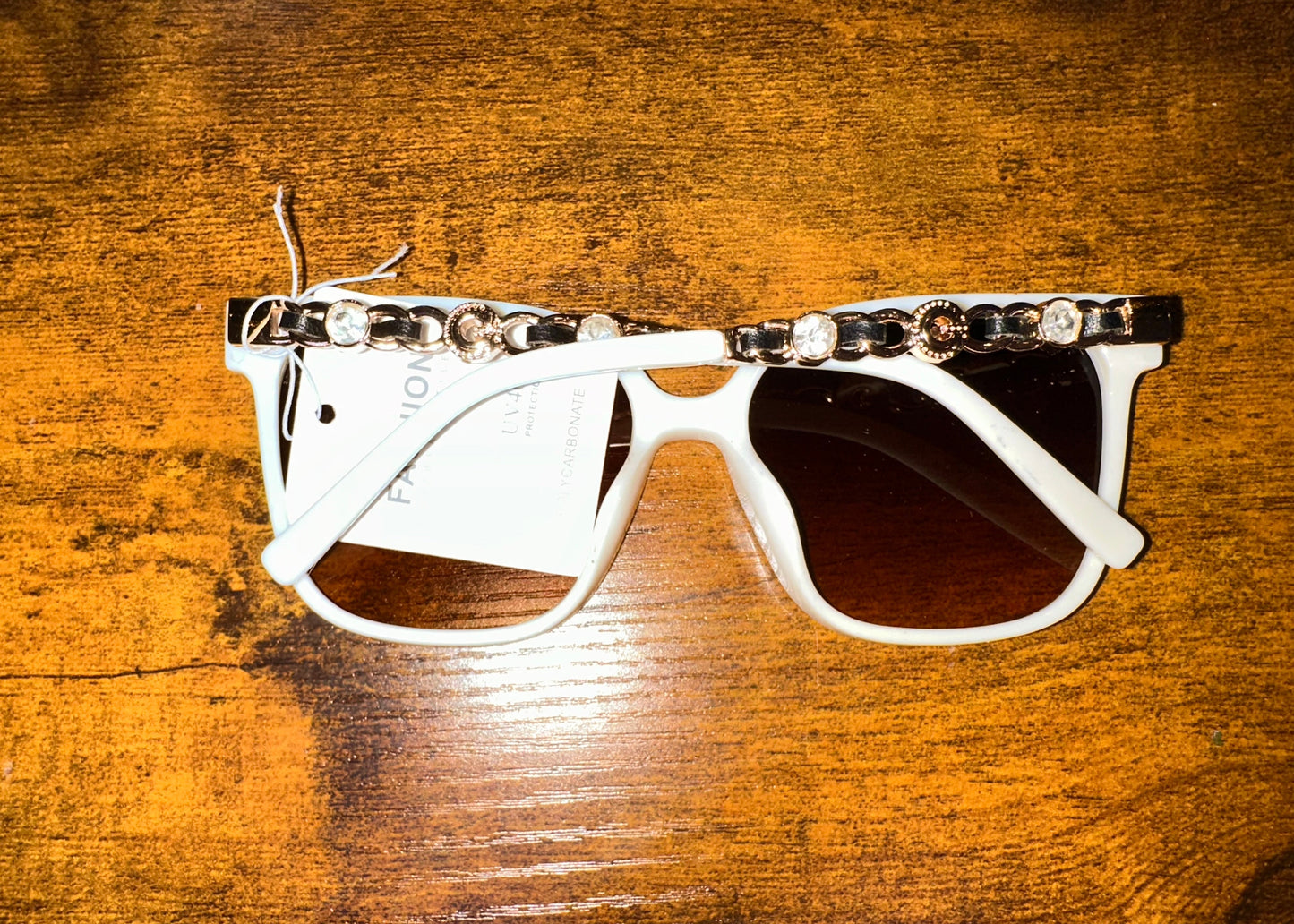 Modern Wayfarer Sunglasses - White