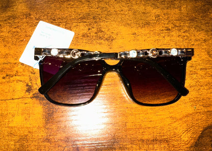 Modern Wayfarer Sunglasses - Black